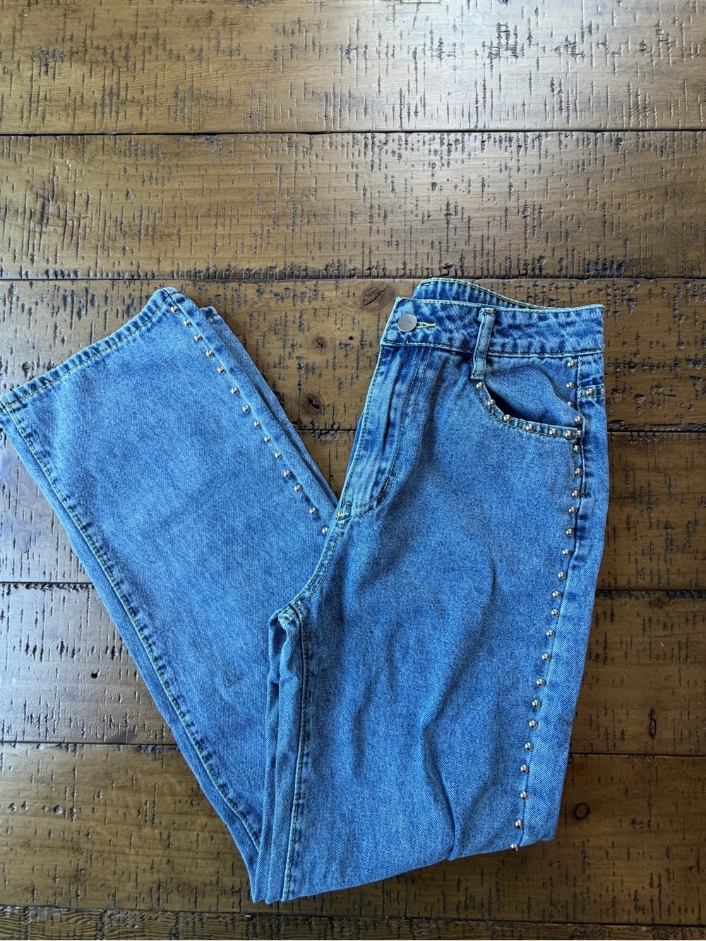 NWT High-Waist Light Blue  studded Jeans | medium